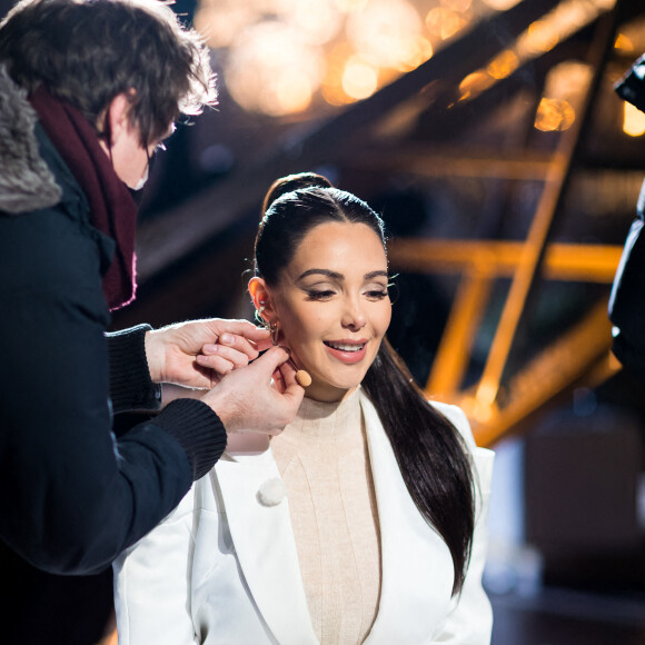 Exclusif - Nabilla Benattia - Backstage - Enregistrement de l'émission "La Chanson secrète 10" au 1er étage de la Tour Eiffel à Paris, diffusée le 22 janvier sur TF1 à 21h05 © Tiziano Da Silva / Bestimage 