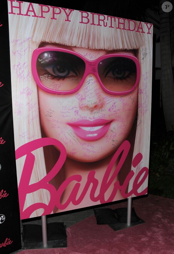 Agée de 50 ans, Barbie n'a pas pris une ride et ne jure toujours que par... le rose ! 