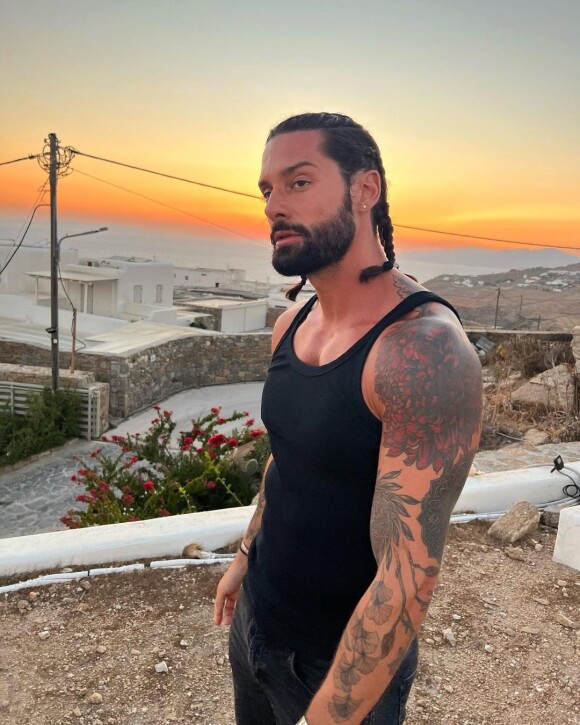 Hugo Manos en vacances en Grèce. Instagram, août 2022.
