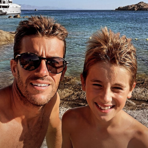 Olivier Pernaut en vacances à Mykonos avec sa femme Catherine et leurs deux enfants, Léo et Rose - Instagram