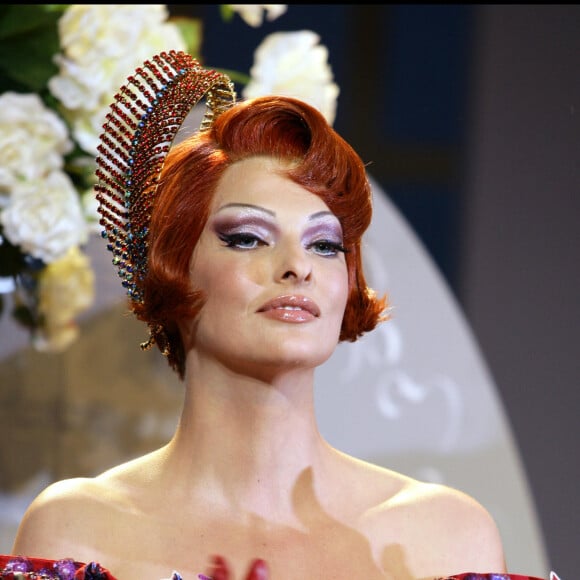 Linda Evangelista au Château de Versailles.