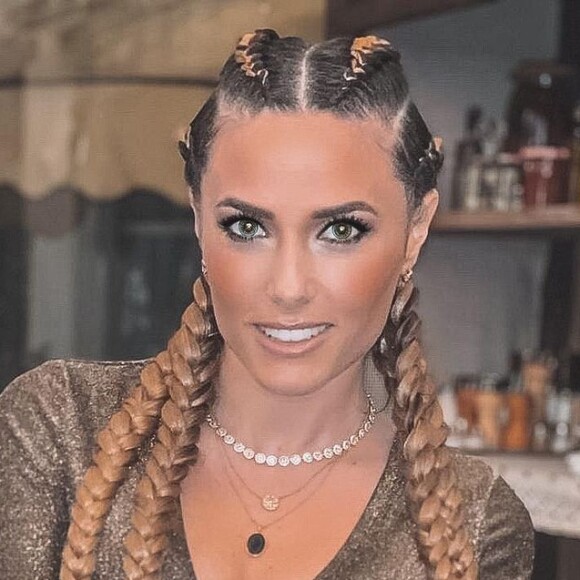 Capucine Anav sur Instagram