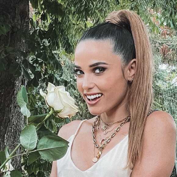 Capucine Anav sur Instagram