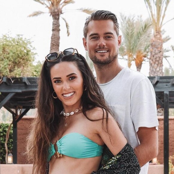 Capucine Anav sur Instagram