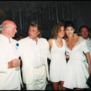 Eddie Barclay, Johnny Hallyday, Laeticia Hallyday et Caroline Barclay - Soirée blanche d'Eddie Barclay à Saint Tropez en 1995