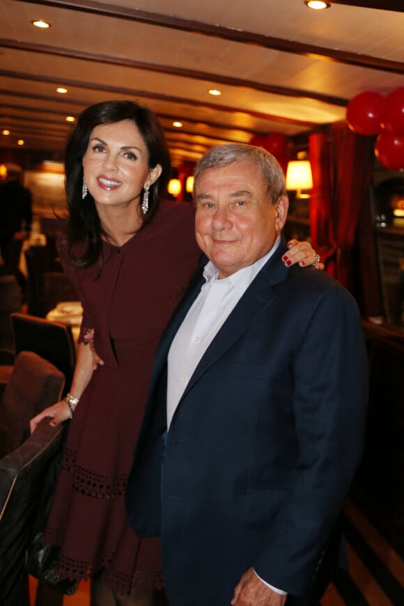 Exclusif  - Caroline Barclay et son ami Sol Kerzner (homme d'affaires sud-africain, fondateur du complexe hôtelier Atlantis Paradise Island) - Caroline Barclay fête son 50ème anniversaire sur le bateau"Acajou" des Yachts de Paris à Paris le 4 octobre 2016. © Bahi/Bestimage