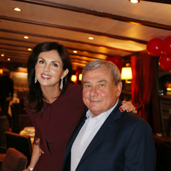 Exclusif  - Caroline Barclay et son ami Sol Kerzner (homme d'affaires sud-africain, fondateur du complexe hôtelier Atlantis Paradise Island) - Caroline Barclay fête son 50ème anniversaire sur le bateau"Acajou" des Yachts de Paris à Paris le 4 octobre 2016. © Bahi/Bestimage