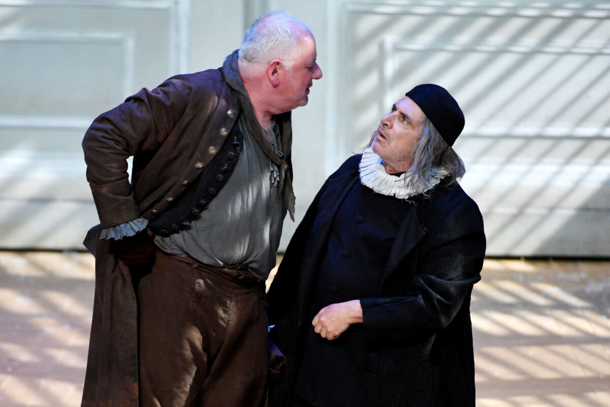 Photo Exclusif Eric Prat, qui tient les rôles de La Flèche et