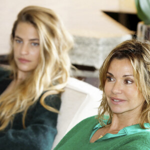 Excludif - Solène Hébert, Ingrid Chauvin et Jennifer Lauret - 5e saison du festival International des Séries "Canneseries" à Cannes, le 3 avril 2022. © Dylan Meiffret/Nice Matin/Bestimage