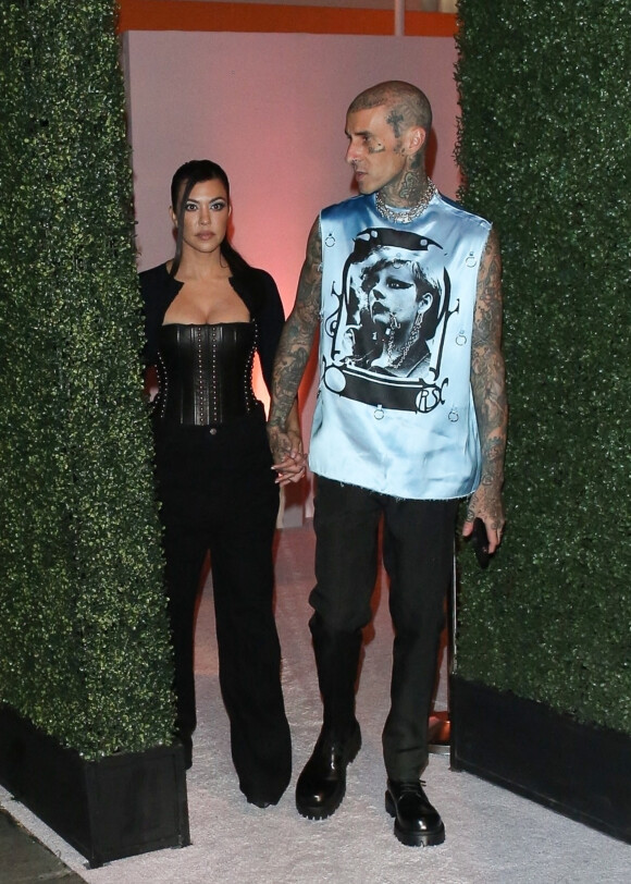 Kourtney Kardashian et son mari Travis Barker - La famille Kardashian/Jenner se retrouve dans une boutique Ultra Beauty à West Hollywood pour le lancement d'une gamme de produits de Kylie le 24 août 2022. 