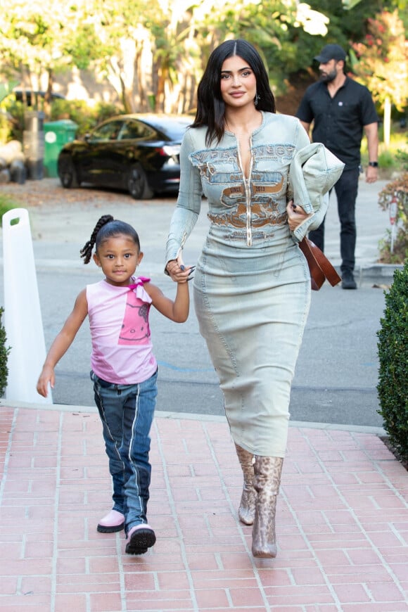 Kylie Jenner et sa fille Stormi à leur arrivée à l'événement 818 Tequila à Beverly Hills.