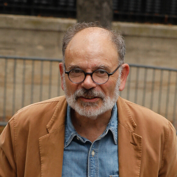 Jean-Pierre Darroussin - Arrivées à l'enregistrement de l'émission "Vivement Dimanche" au Studio Gabriel à Paris, France, le 23 août 2022, qui sera diffusée le 28 août sur France 3. © Christophe Clovis/Bestimage