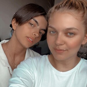 Louane et sa soeur Louise sur Instagram.