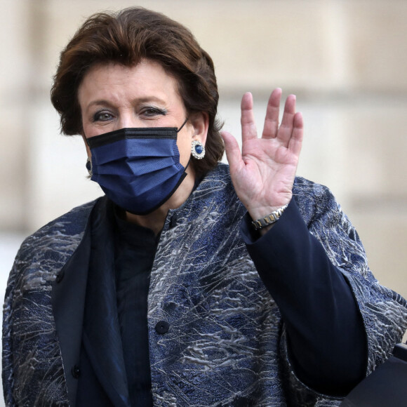 Roselyne Bachelot, ministre de la Culture à la sortie du conseil des ministres, au palais de l'Elysée, Paris, le 23 février 2022. © Stéphane Lemouton / Bestimage