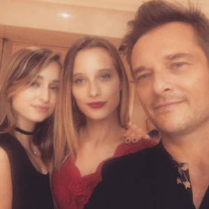 David Hallyday avec ses filles Ilona et Emma.