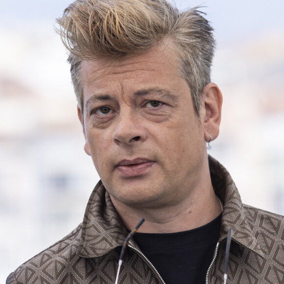 Benjamin Biolay au photocall du jury "Un certain regard" lors du 75ème Festival International du Film de Cannes, le 18 mai 2022. © Cyril Moreau / Bestimage 