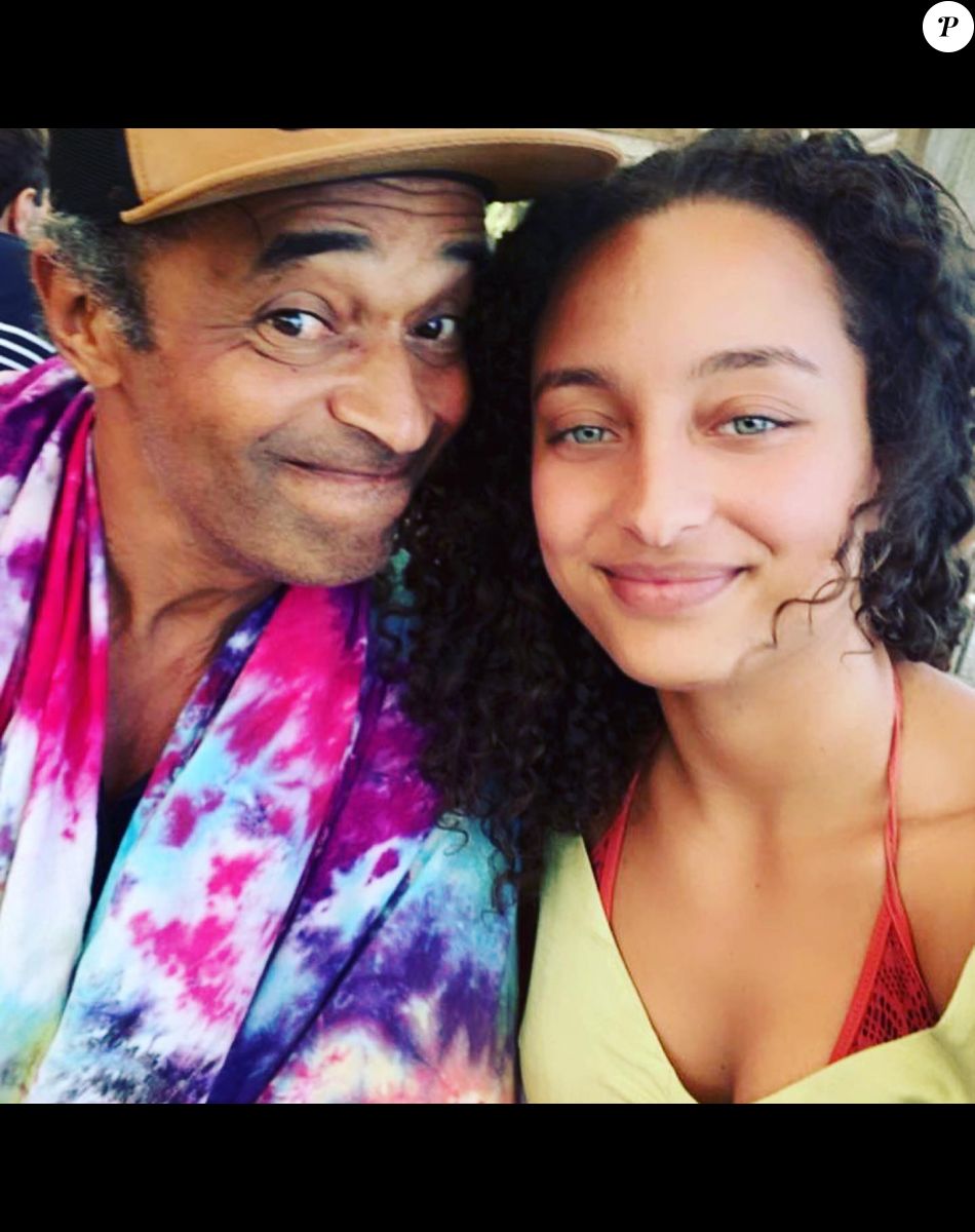 Yannick Noah Sa Fille Eleejah Topless En Communion Avec La Nature Le Diaporama Purepeople