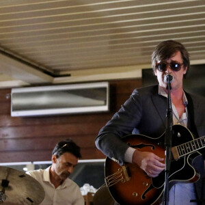 Exclusif - Thomas Dutronc - Soirée du mariage de Christine Bravo et Stéphane Bachot sur la plage du restaurant Marinella à l'Ile Rousse en Corse le 11 Juin 2022 © Dominique Jacovides / Bestimage