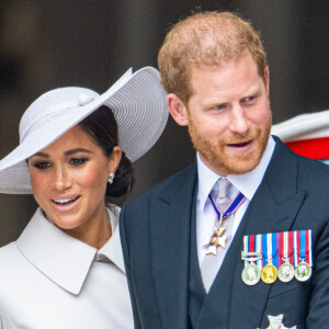 Le prince Harry, duc de Sussex, et Meghan Markle, duchesse de Sussex - Les membres de la famille royale et les invités lors de la messe célébrée à la cathédrale Saint-Paul de Londres, dans le cadre du jubilé de platine (70 ans de règne) de la reine Elisabeth II d'Angleterre. Londres. 