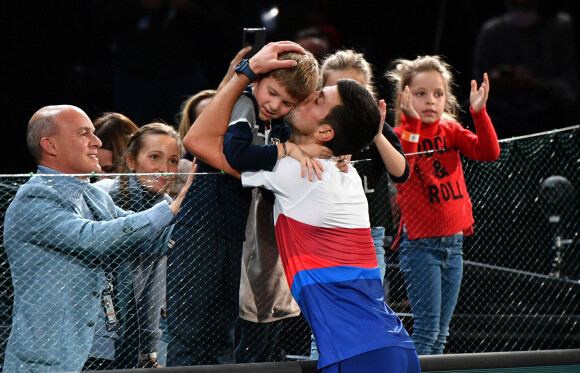 Novak Djokovic, sa femme Jelena Djokovic , ses enfants Stefan et Tara - Novak Djokovic remporte la finale homme du Rolex Paris Masters face à Daniil Medvedev le 7 novembre 2021. © Veeren/Bestimage