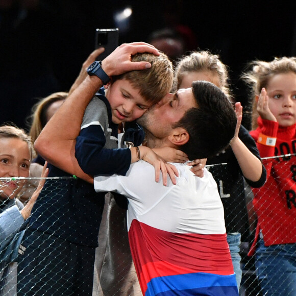 Novak Djokovic, sa femme Jelena Djokovic , ses enfants Stefan et Tara - Novak Djokovic remporte la finale homme du Rolex Paris Masters face à Daniil Medvedev le 7 novembre 2021. © Veeren/Bestimage