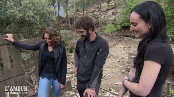 Sébastien à la ferme avec ses prétendantes dans "L'amour est dans le pré" - M6