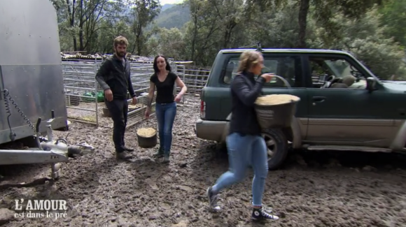 Sébastien à la ferme avec ses prétendantes dans "L'amour est dans le pré" - M6