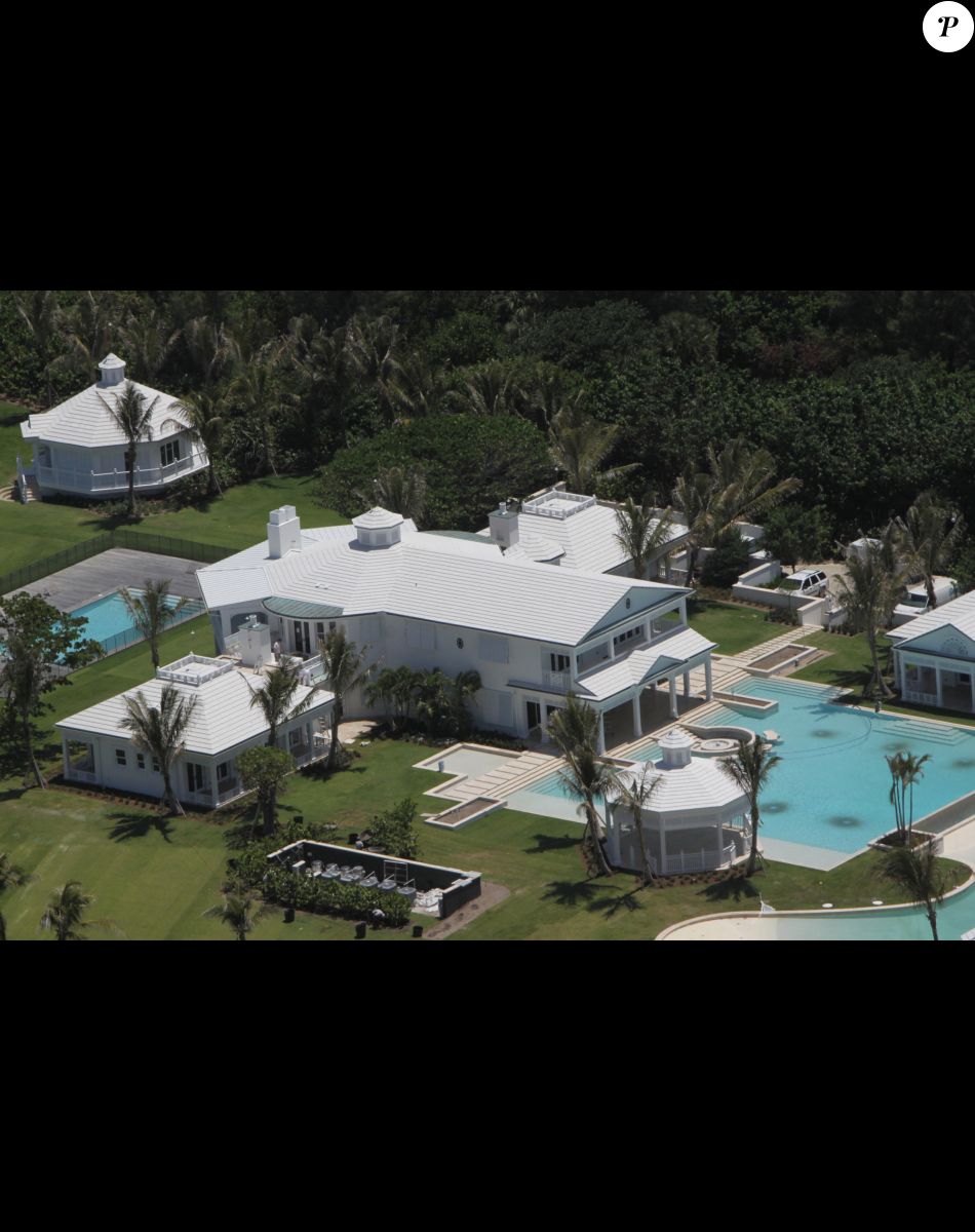 Photos De La Nouvelle Maison De Celine Dion Céline Dion : 10 000 mètres carrés, 14 salles de bains, 3 piscines... sa  maison hors norme - Purepeople