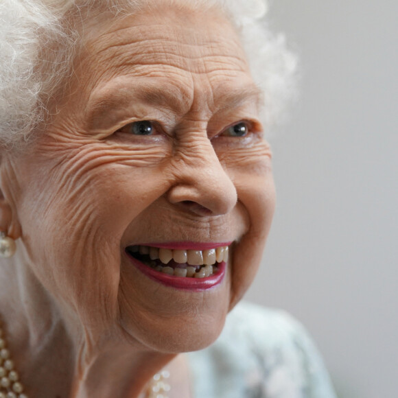 La reine Elizabeth II d'Angleterre lors de l'inauguration de l'hospice de la Tamise à Maidenhead, Berkshire, Royaume Uni, le 15 juillet 2022.
