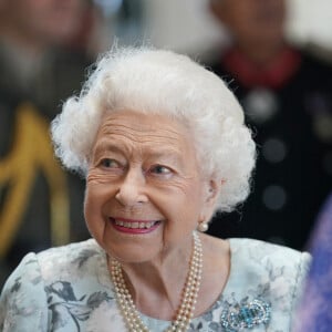 La reine Elizabeth II d'Angleterre lors de l'inauguration de l'hospice de la Tamise à Maidenhead, Berkshire, Royaume Uni, le 15 juillet 2022.