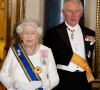 La reine Elisabeth II d'Angleterre, le prince Charles - Le couple royal des Pays-Bas au banquet d'Etat au palais de Buckingham de Londres, à l'occasion de leur voyage officiel au Royaume-Uni. 