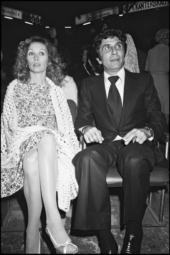Gilbert Bécaud et sa femme Kitty Saint John à l'Olympia en 1977