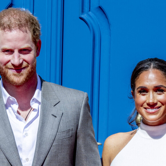 Le prince Harry et Meghan Markle lors d'une cérémonie à l'hôtel de ville de Dusseldorf pour le lancement des Invictus Games 2023 le 6 septembre 2022 