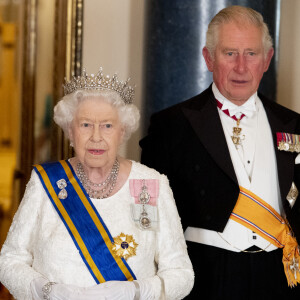 La reine Elisabeth II d'Angleterre, le prince Charles - Le couple royal des Pays-Bas au banquet d'Etat au palais de Buckingham de Londres, à l'occasion de leur voyage officiel au Royaume-Uni. 