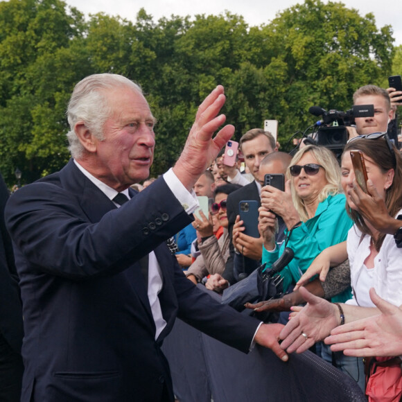 Le roi Charles III et la reine consort Camilla retournent à Buckingham Palace après la mort d'Elizabeth II. Le 9 septembre 2022. @ Yui Mok/PA Photos/ABACAPRESS.COM