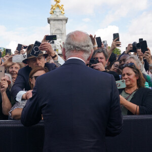 Le roi Charles III et la reine consort Camilla retournent à Buckingham Palace après la mort d'Elizabeth II. Le 9 septembre 2022. @ Yui Mok/PA Photos/ABACAPRESS.COM