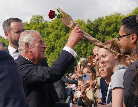 Le roi Charles III et la reine consort Camilla retournent à Buckingham Palace après la mort d'Elizabeth II. Le 9 septembre 2022. @ Yui Mok/PA Photos/ABACAPRESS.COM
