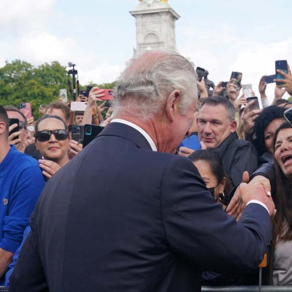 Le roi Charles III et la reine consort Camilla retournent à Buckingham Palace après la mort d'Elizabeth II. Le 9 septembre 2022. @ Yui Mok/PA Photos/ABACAPRESS.COM