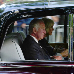 Le roi Charles III et la reine consort Camilla retournent à Buckingham Palace après la mort d'Elizabeth II. Le 9 septembre 2022. @ Yui Mok/PA Photos/ABACAPRESS.COM