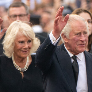 Le roi Charles III et la reine consort Camilla retournent à Buckingham Palace après la mort d'Elizabeth II. Le 9 septembre 2022. @ Yui Mok/PA Photos/ABACAPRESS.COM