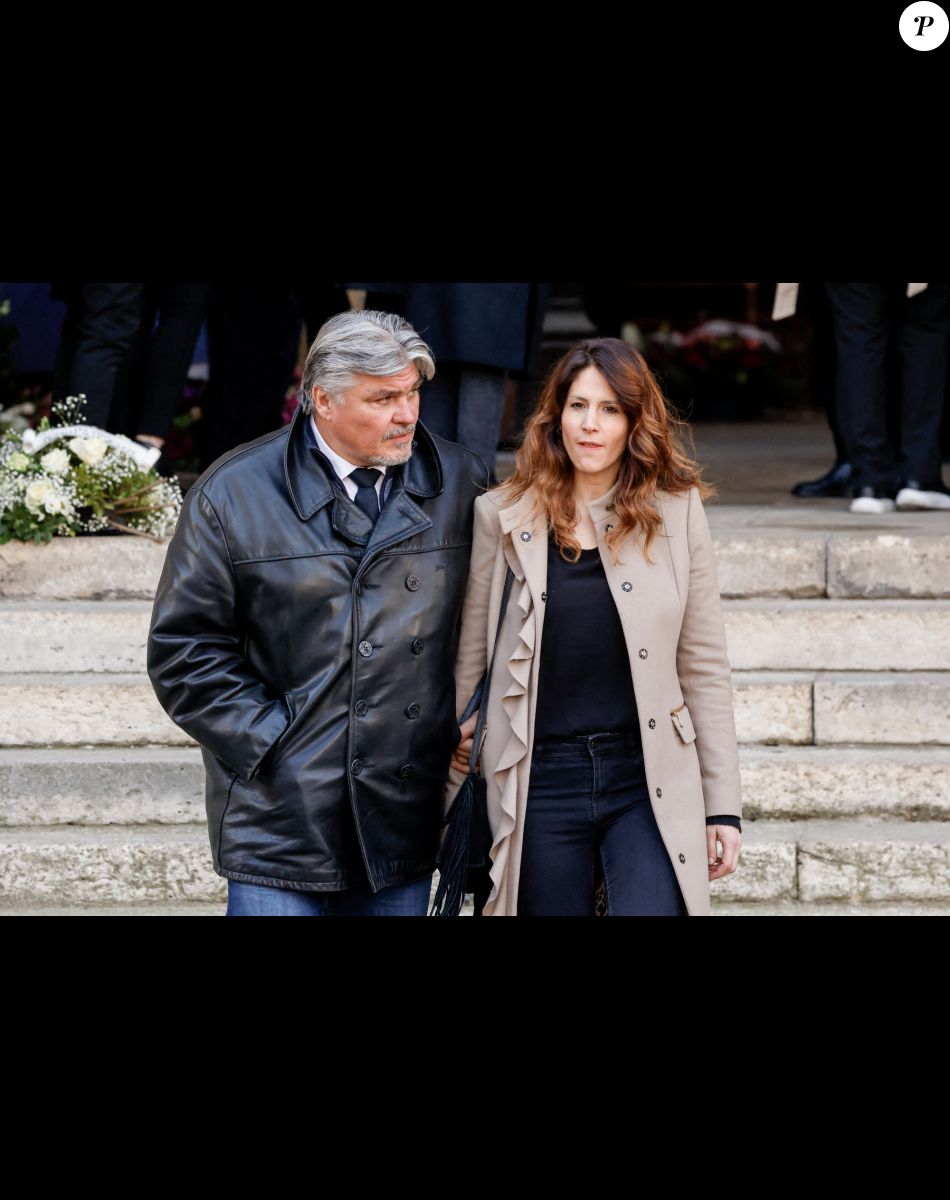 David Douillet et sa femme Vanessa - Sorties des obsèques de Jean-Pierre Pernaut en la Basilique Sainte-Clotilde à Paris le 9 mars 2022. © Cyril Moreau/Bestimage