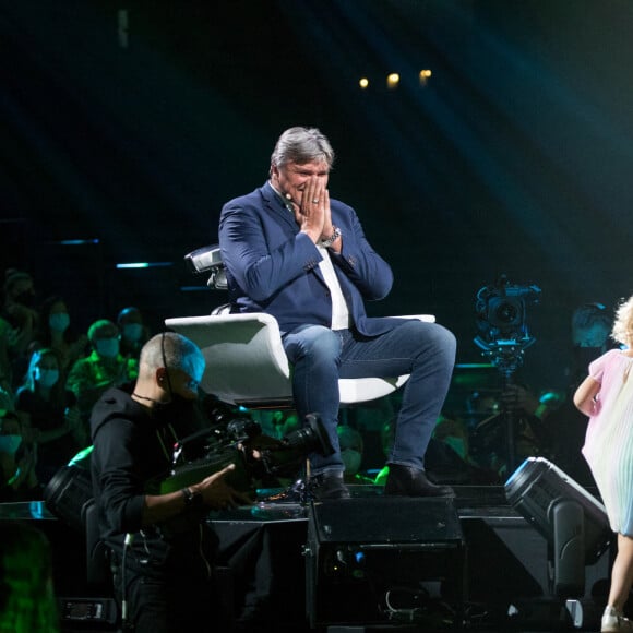 David Douillet, sa femme Vanessa Carrara et leur fille Blanche - Surprises - Enregistrement de l'émission "La Chanson secrète 7 " à la Scène musicale à Paris, qui sera diffusée le 15 janvier 2021 sur TF1. © Gaffiot-Moreau / Bestimage 
