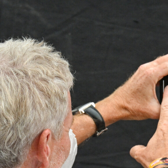Denis Brogniart lors du festival Solidays sur l'Hippodrome de Longchamp à Paris le 26 juin 2022. © Lionel Urman / Panoramic / Bestimage