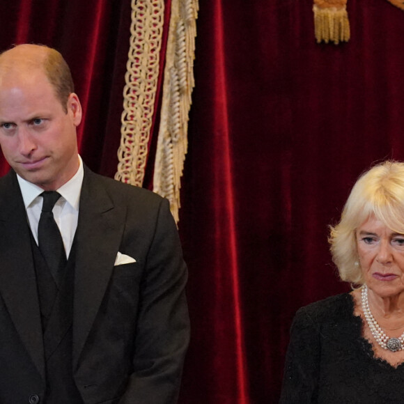 Le prince William, prince de Galles, la reine consort Camilla Parker Bowles et le roi Charles III d'Angleterre - Personnalités lors de la cérémonie du Conseil d'Accession au palais Saint-James à Londres, pour la proclamation du roi Charles III d'Angleterre. Le 10 septembre 2022