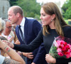 Le prince de Galles William et la princesse de Galles Kate Catherine Middleton à la rencontre de la foule devant le château de Windsor, suite au décès de la reine Elisabeth II d'Angleterre. Le 10 septembre 2022