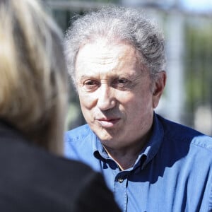 Exclusif - Michel Drucker - Festival des Livres et des Artistes organisé par l'association "Lecture pour Tous" engagée dans la lutte contre l'illettrisme au Mail Branly à Paris le2 juillet 2022. © Pierre Perusseau/ Jack Tribeca / Bestimage