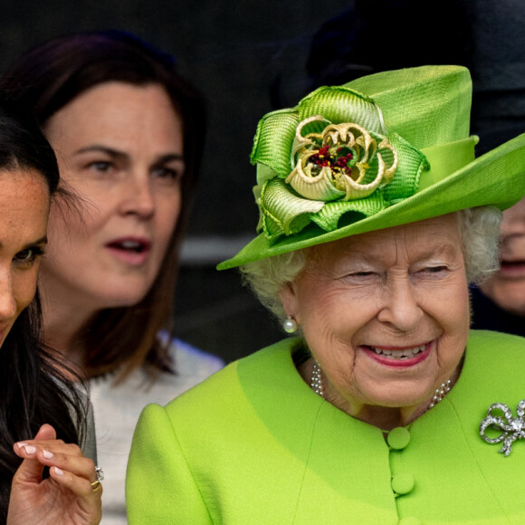 Meghan Markle effectue son premier déplacement officiel avec la reine Elizabeth II d'Angleterre, lors de la visite du Catalyst Museum à Widnes. Le 14 juin 2018.