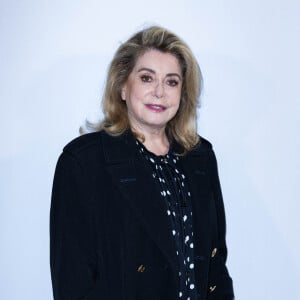 Catherine Deneuve - Photocall du défilé de mode automne-hiver 2022/2023 "Louis Vuitton" lors de la fashion week à Paris. Le 7 mars 2022 © Borde-Rindoff / Bestimage 