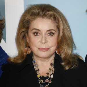 Catherine Deneuve - Avant-première du film "De son vivant" au cinéma Pathé-Wepler à Paris. Le 17 novembre 2021 © Marc Ausset-Lacroix / Bestimage