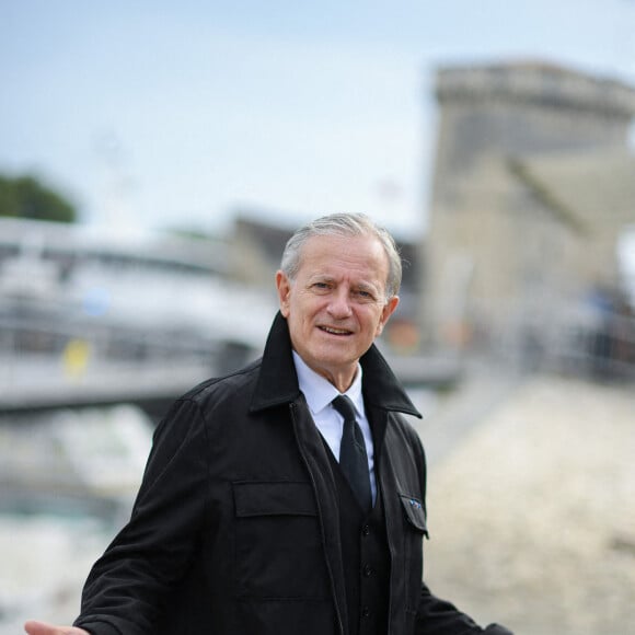 Francis Huster - Photocall lors du Festival de la Fiction de La Rochelle. Le 15 septembre 2021